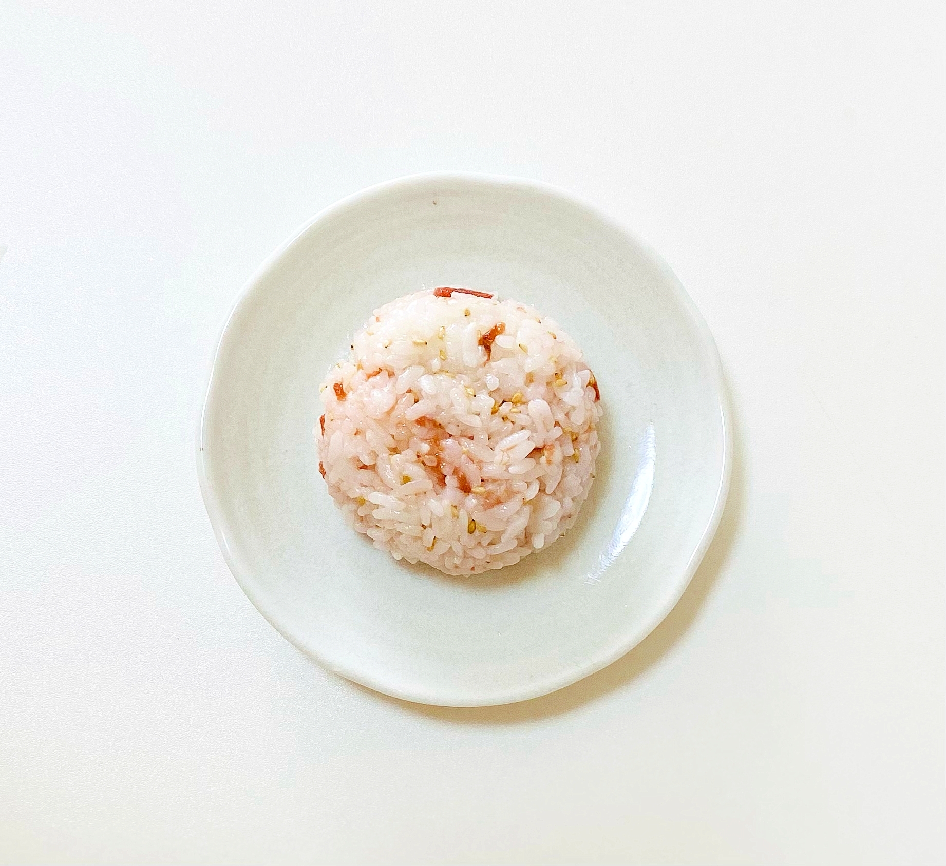 胡麻入り梅おにぎり