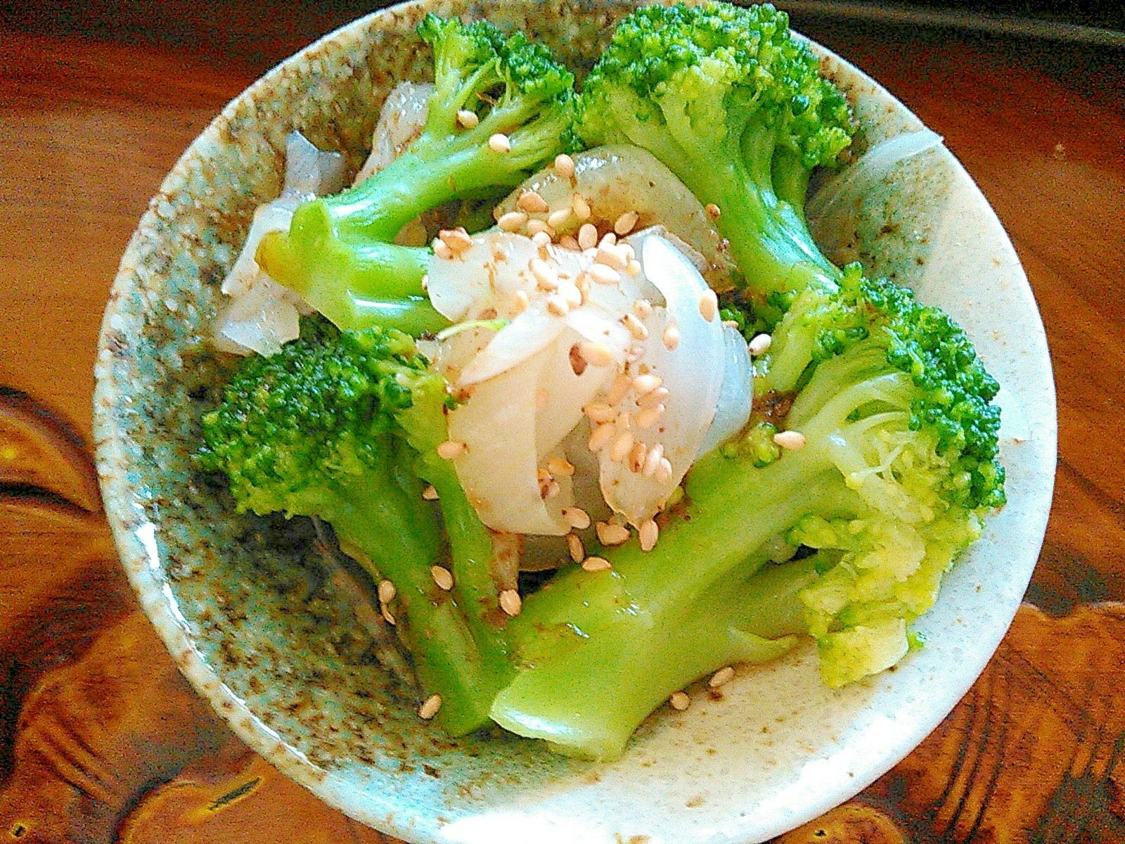 玉ねぎ&ブロッコリーの胡麻サラダ