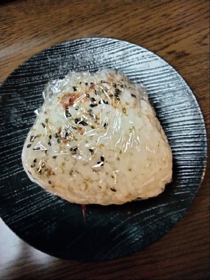 おかかと青海苔と黒ごまのおにぎり