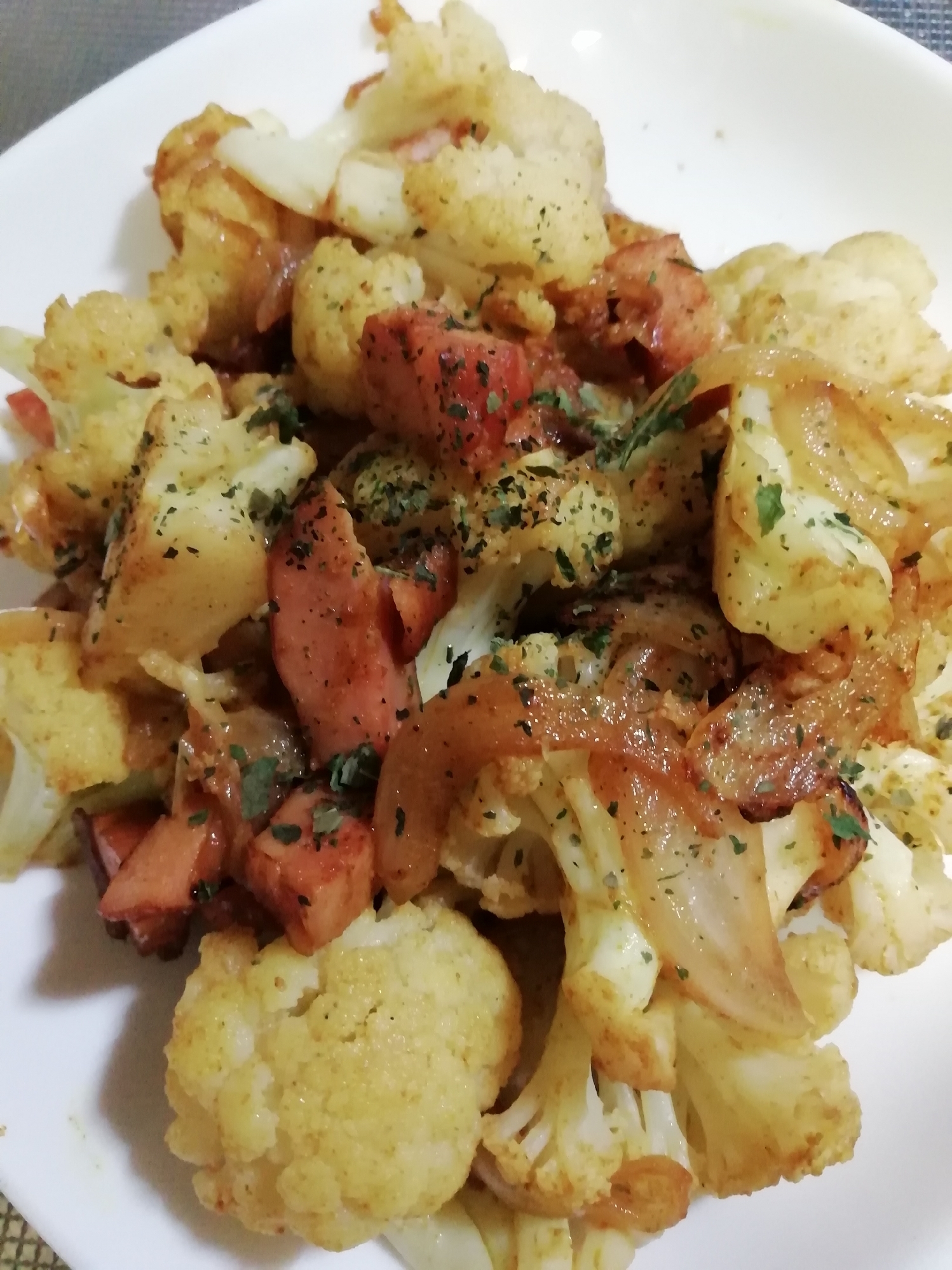 カリフラワーとベーコンのカレー炒め