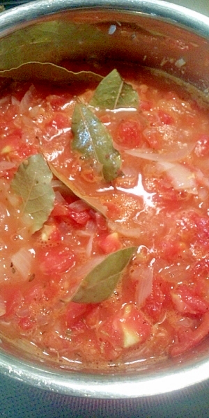 自家製完熟トマトで！簡単手作りトマトソース♪