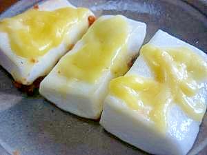 バター焼きはんぺんのチーズ乗せ**