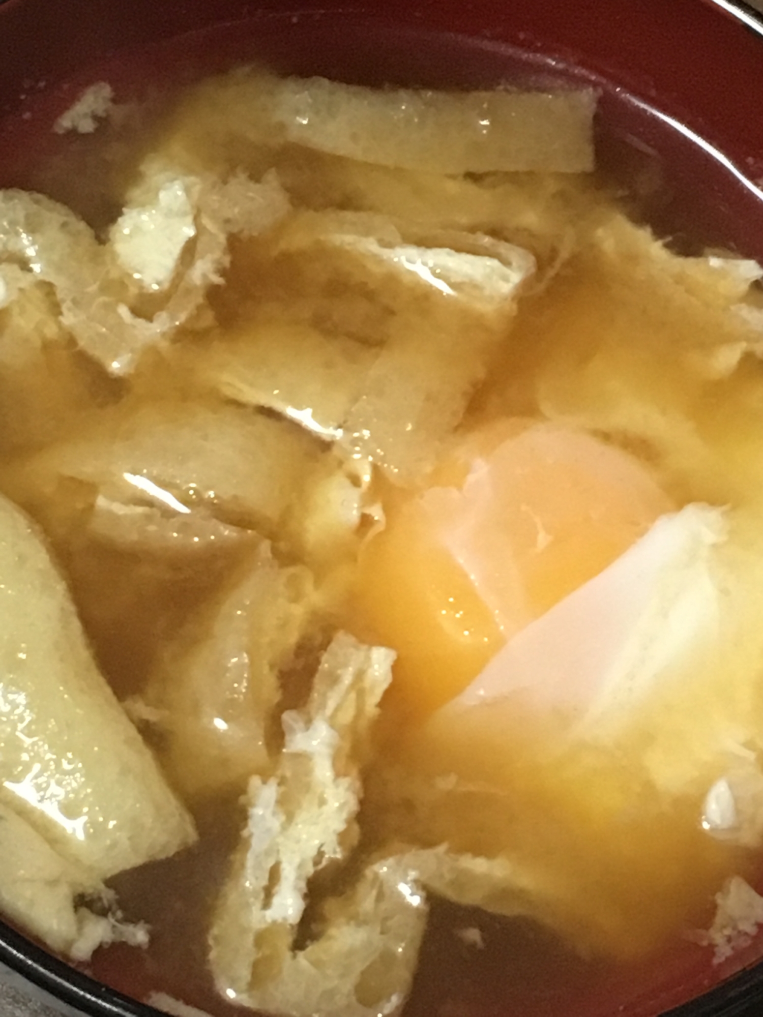 卵と油揚げの味噌汁