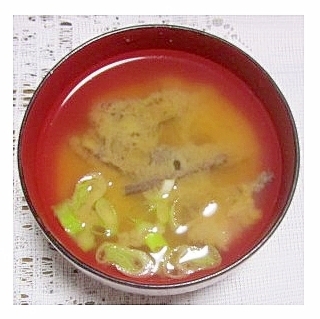 わらびとねぎの味噌汁（鰹だし）