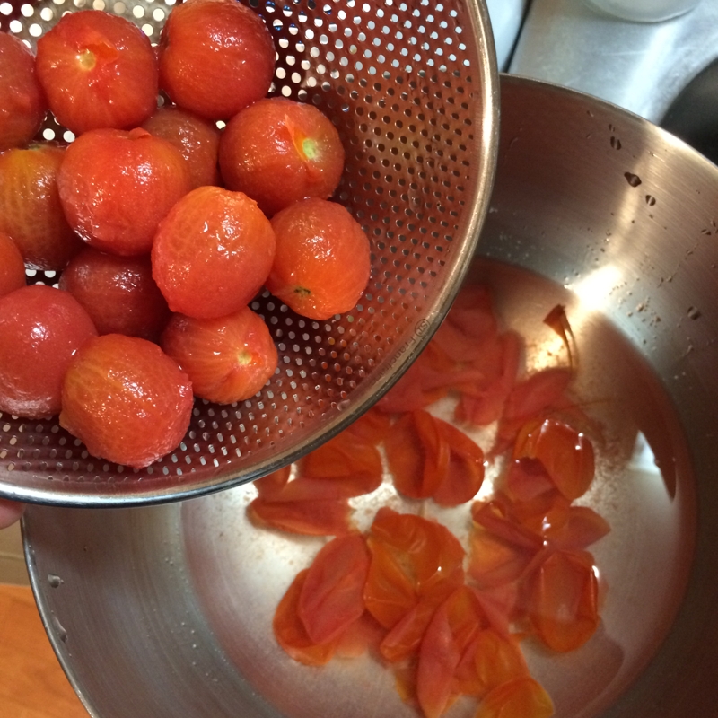 簡単ミニトマトの湯むき