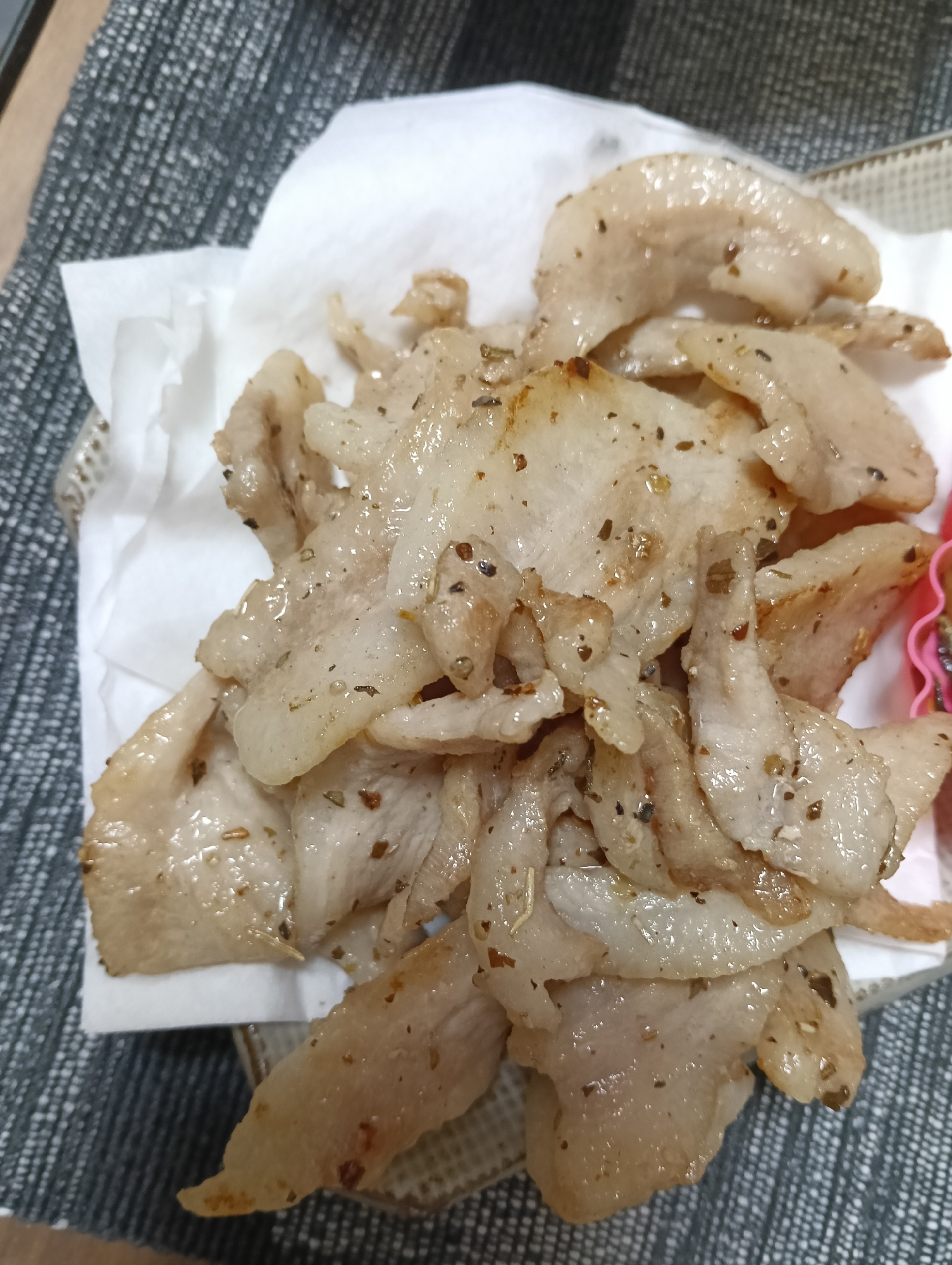 豚トロのハーブ焼き