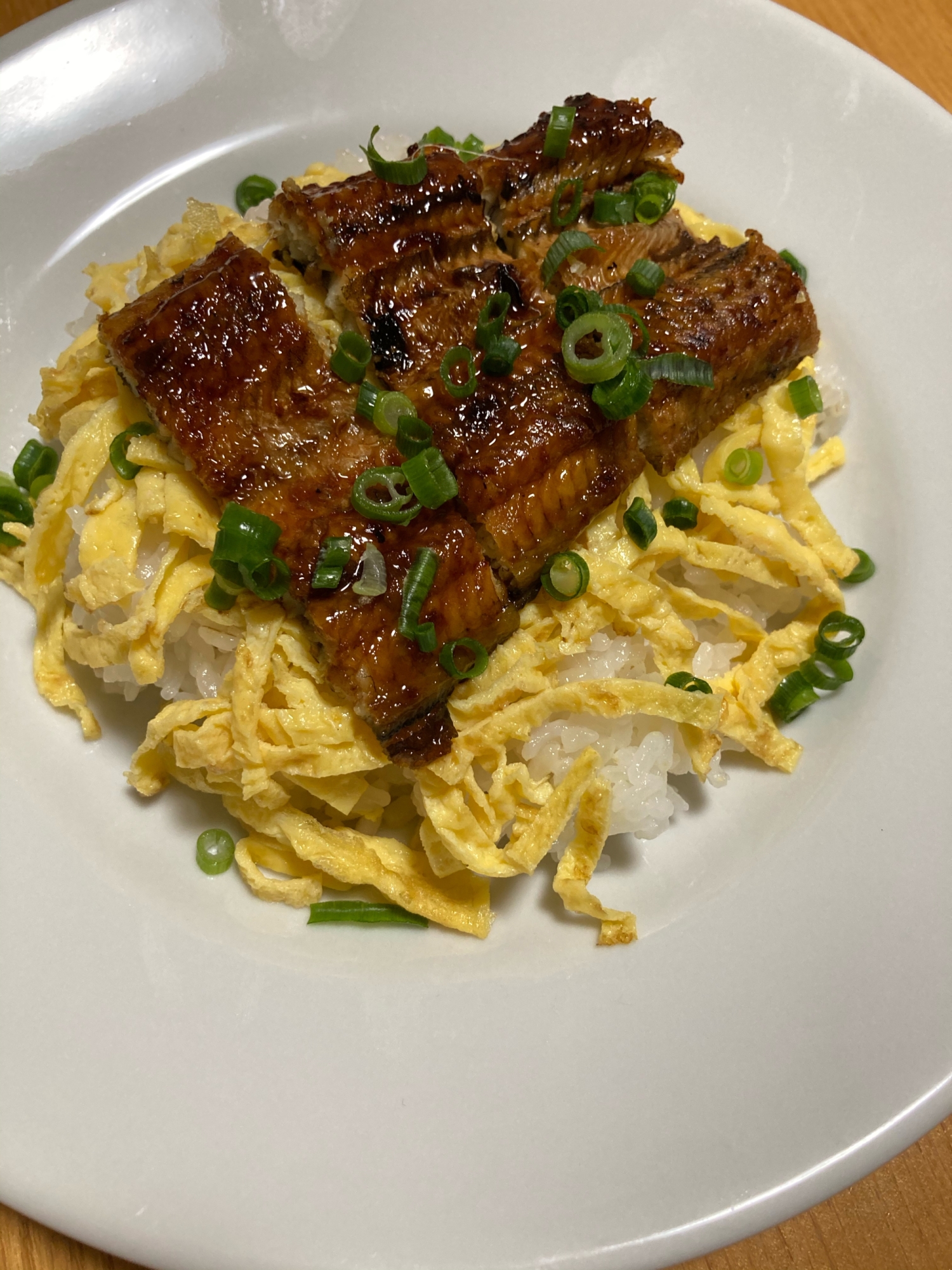 錦糸卵のうなぎ丼