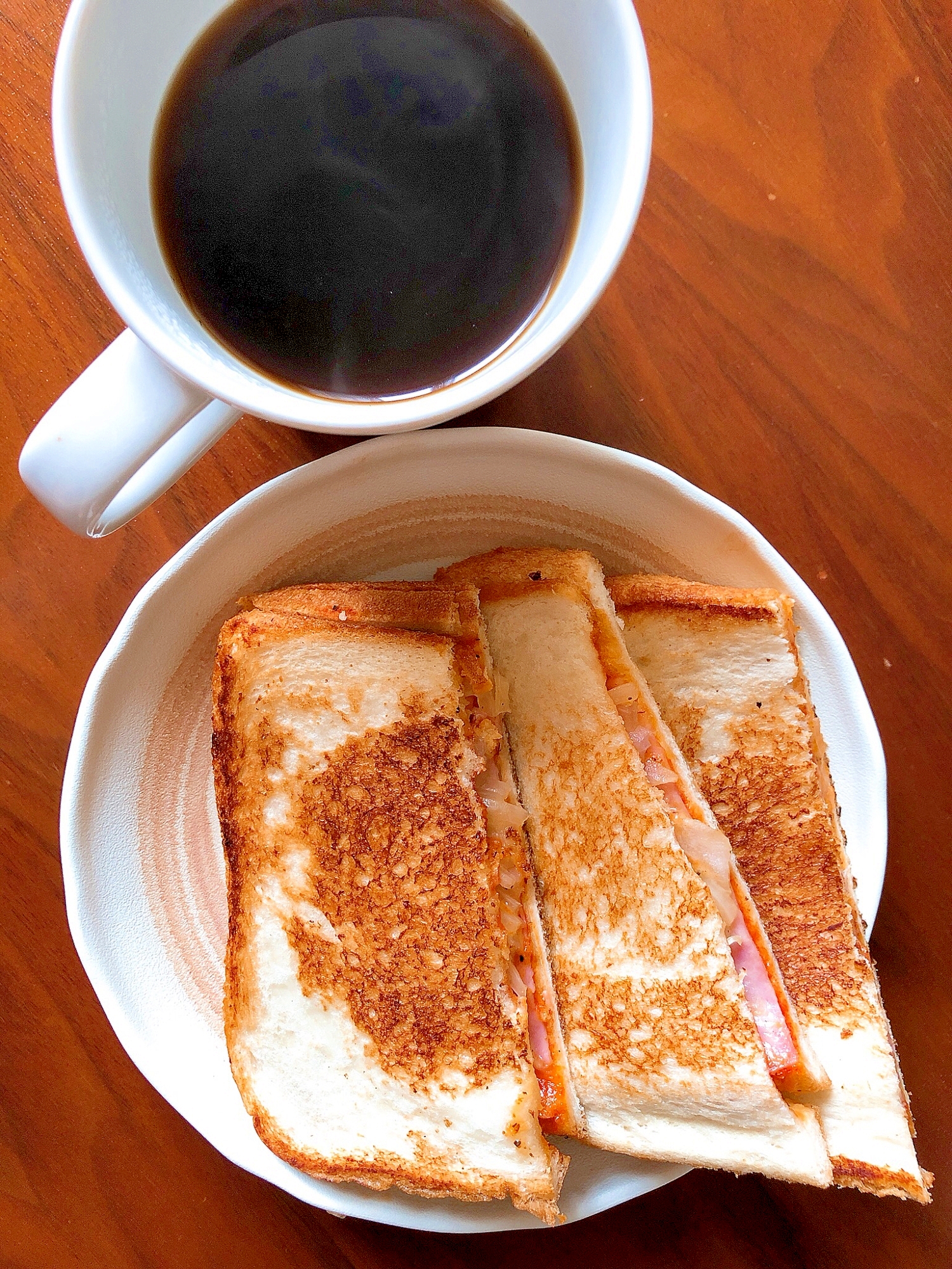 休日の朝に！ハムとチーズのパニーニ★