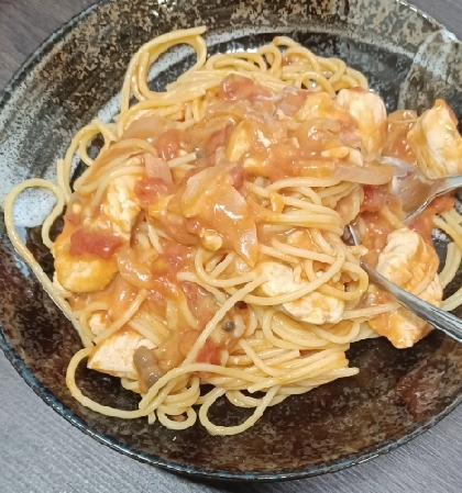 きのこのトマトクリームパスタ