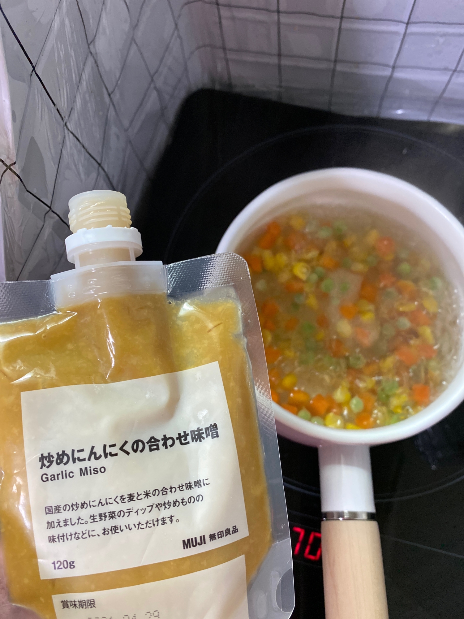 ミックスベジタブルのニンニク味噌スープ☆