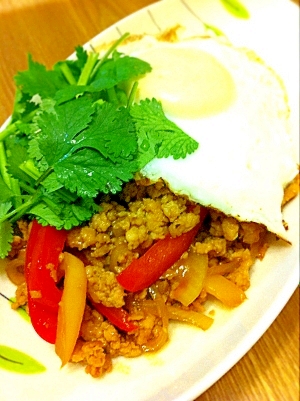 鶏ひき肉のタイ風ライスボウル