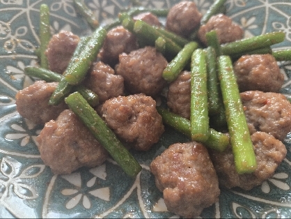 【糖質制限】にんにくの芽と肉団子のうま味噌炒め