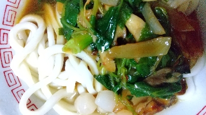 玉ねぎとかぶの葉のカレーうどん