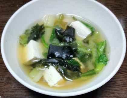 ワカメと残り野菜の味噌汁