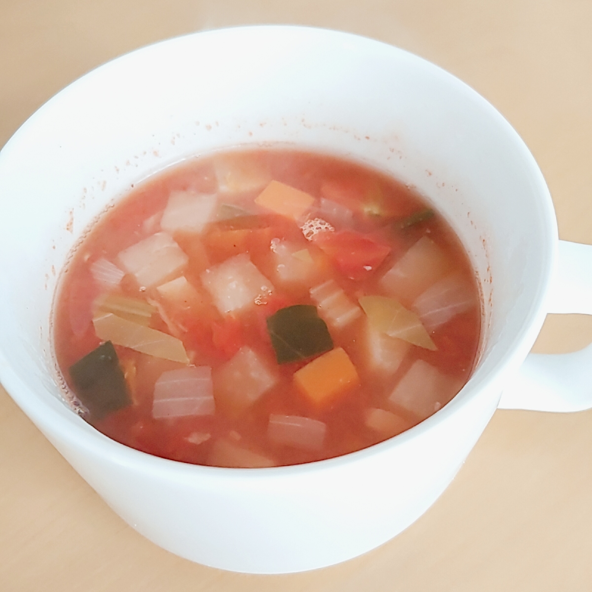朝に１杯♪野菜たっぷりトマトスープ