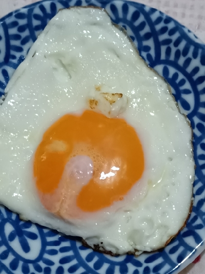 まわりが焦げない目玉焼き!!黄身は半熟
