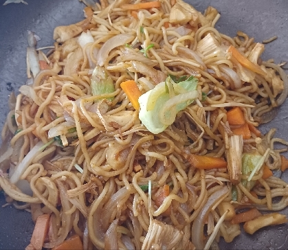 ごま油で美味しく！ソース焼きそば