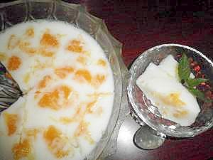 牛乳で簡単！甘夏たっぷりの杏仁風寒天　(*＾-°)
