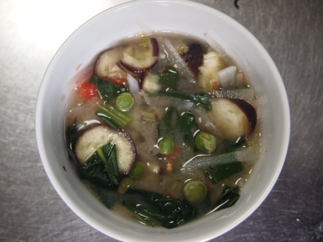小松菜とセロリの味噌汁