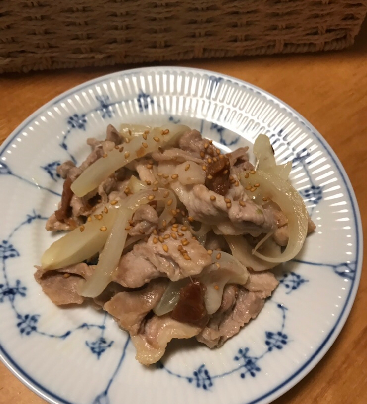 豚こま肉と玉ねぎの梅干し炒め