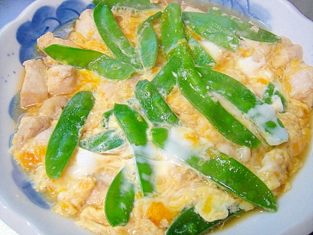 鶏と絹さやの卵とじ