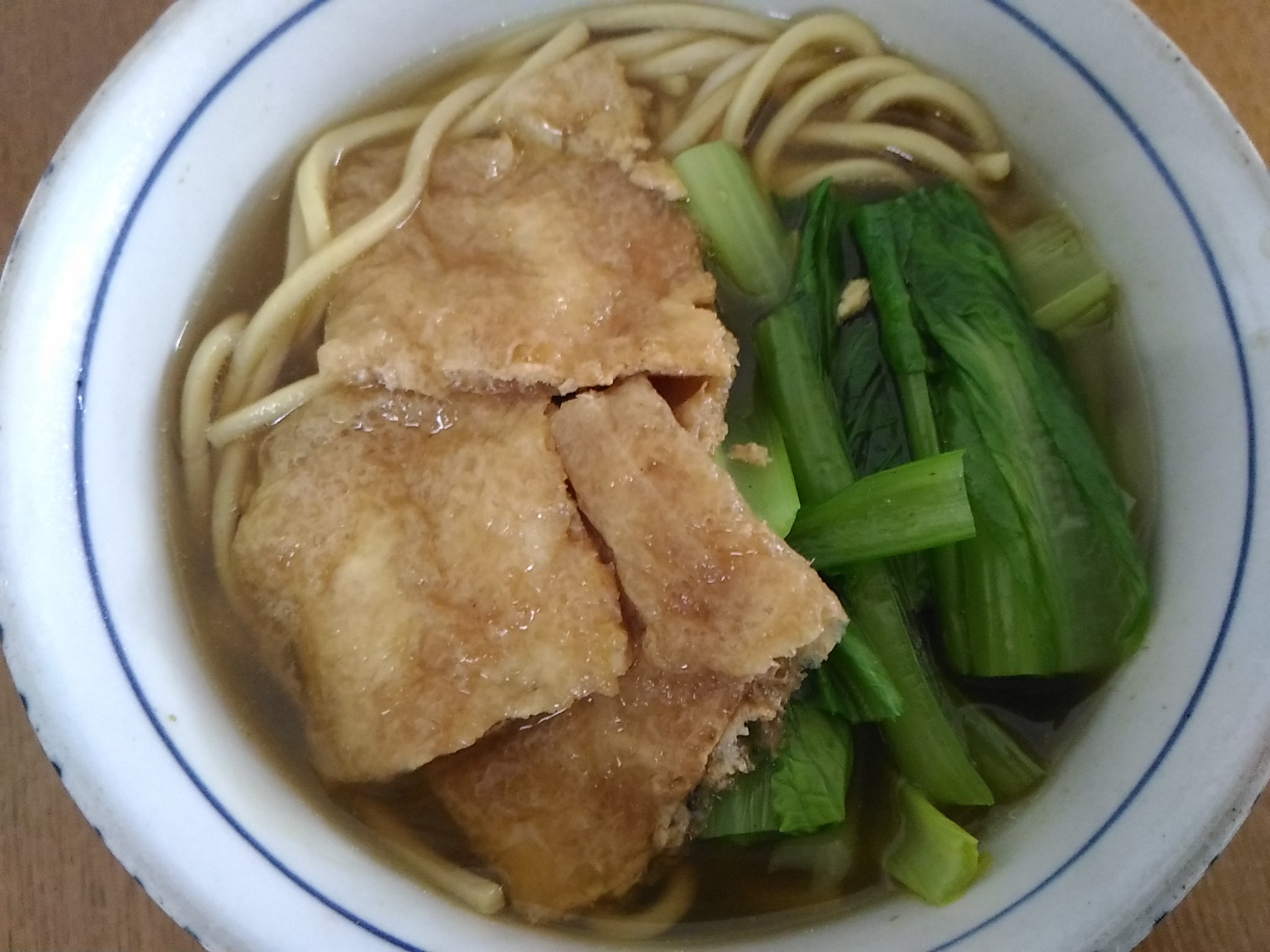 小松菜入りのカレーきつね蕎麦