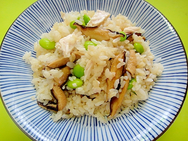 茹で鶏と椎茸枝豆の混ぜご飯