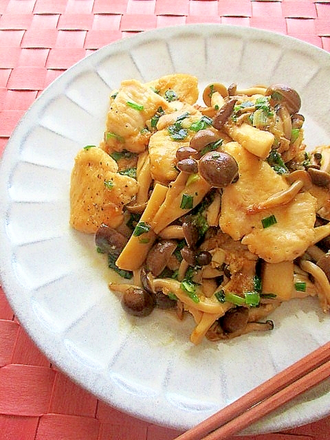 節約おかず♪鷄むね肉ときのこの生姜醤油炒め