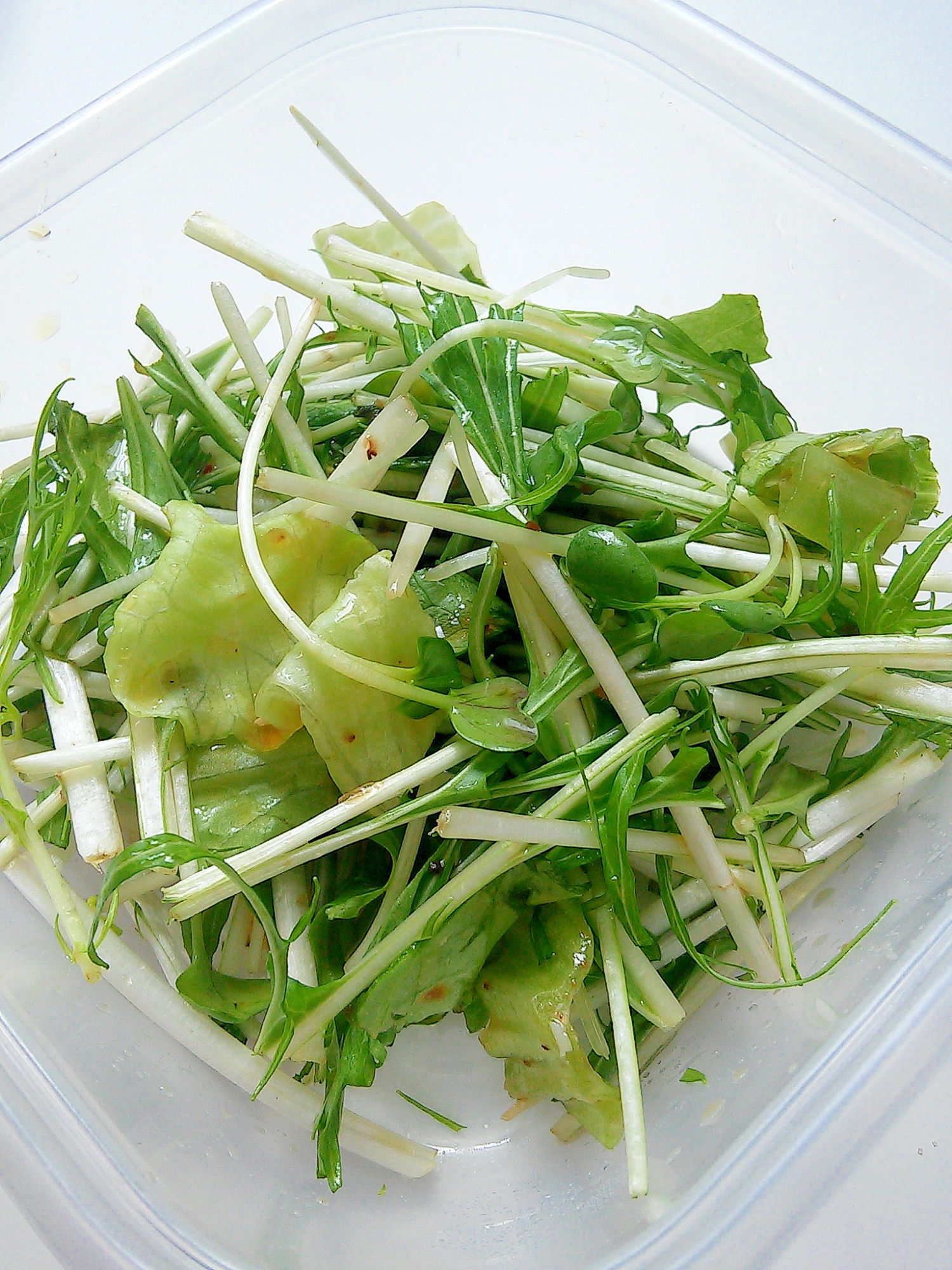 レタスと水菜とかいわれのグリーンサラダ★中華風味