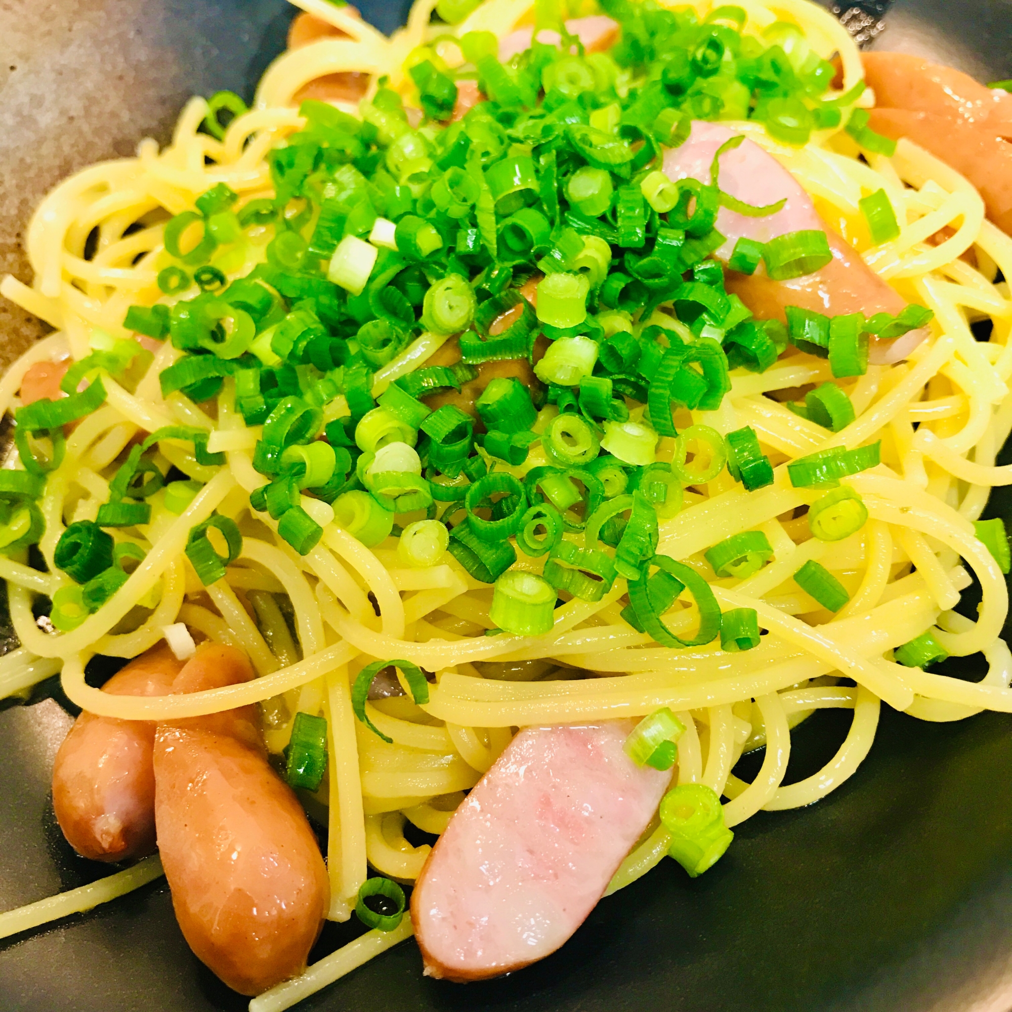 【フライパン1つ】ウインナーと青葱の柚子胡椒パスタ