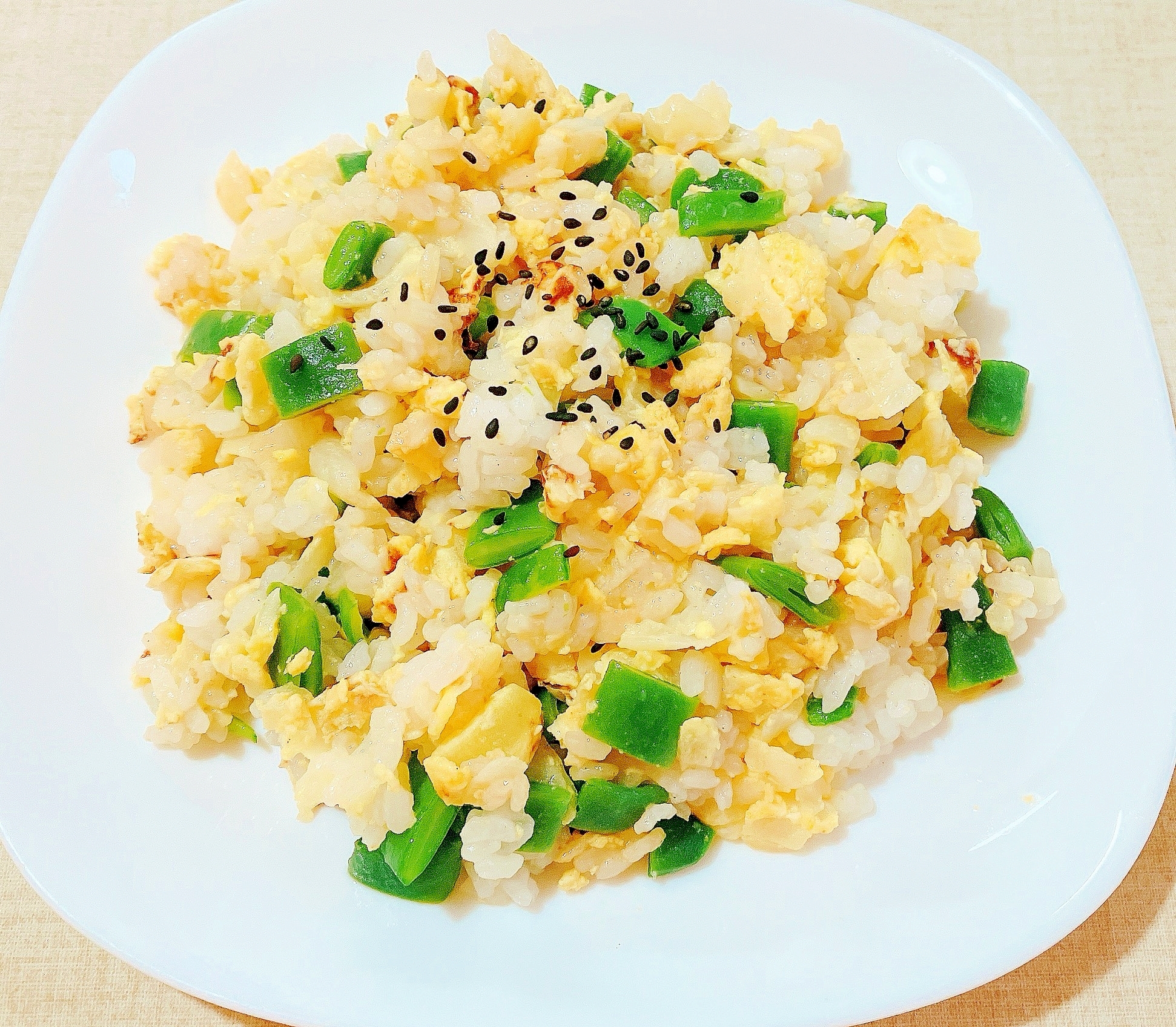 玉ねぎたっぷりいんげん豆のチャーハン