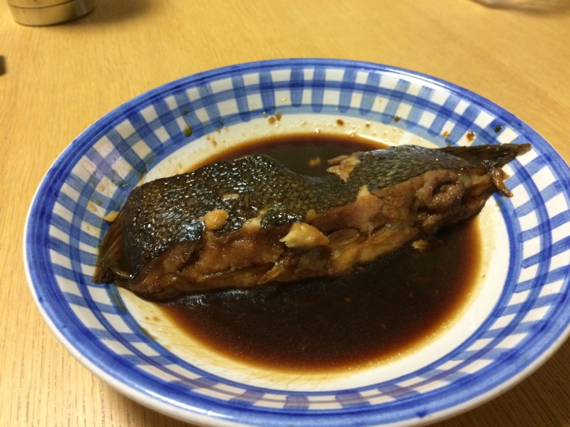 酒もみりんも使わない カレイの煮付け