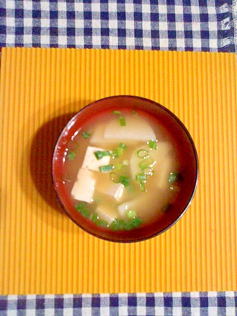 長芋と豆腐の味噌汁♪