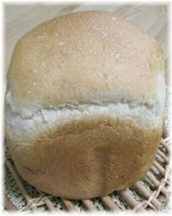 小太郎さん、(^〇^)おはよこざいます♪
基本に忠実に（笑）パンが焼きあがりました～ふんわりいい香りが。。
幸せなgood・モーニングタイムになりそう～＾＾*