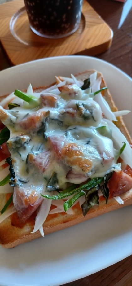 朝からガッツリ☆美味しいピザトースト