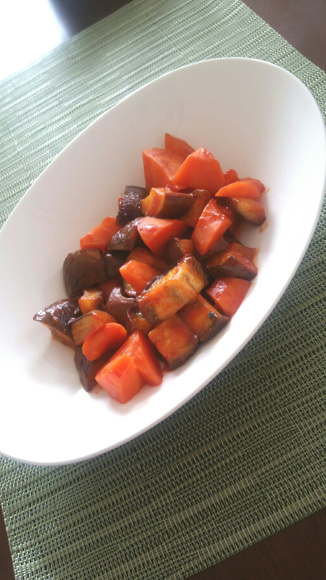 茄子とニンジンのケチャップ炒め