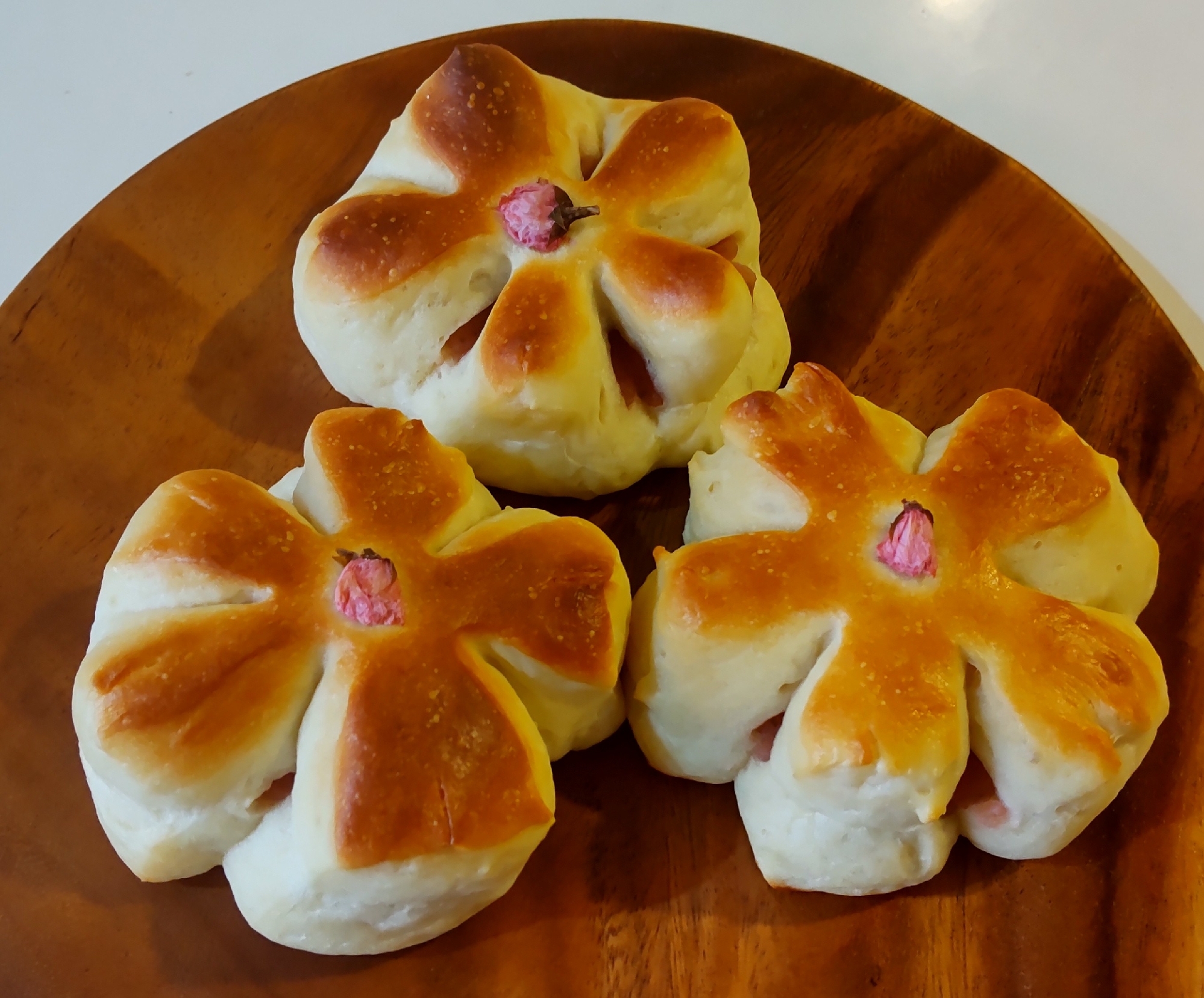 お花の形が可愛い❤️桜あんパン