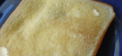 ココナッツオイル塩バタートースト