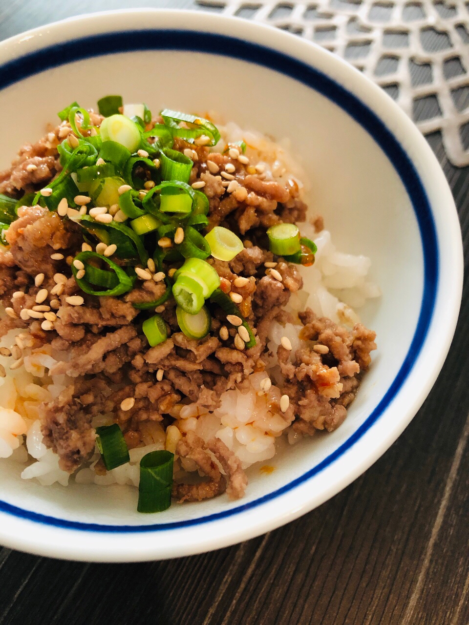 【火不要で100円以下丼】坦々そぼろ丼