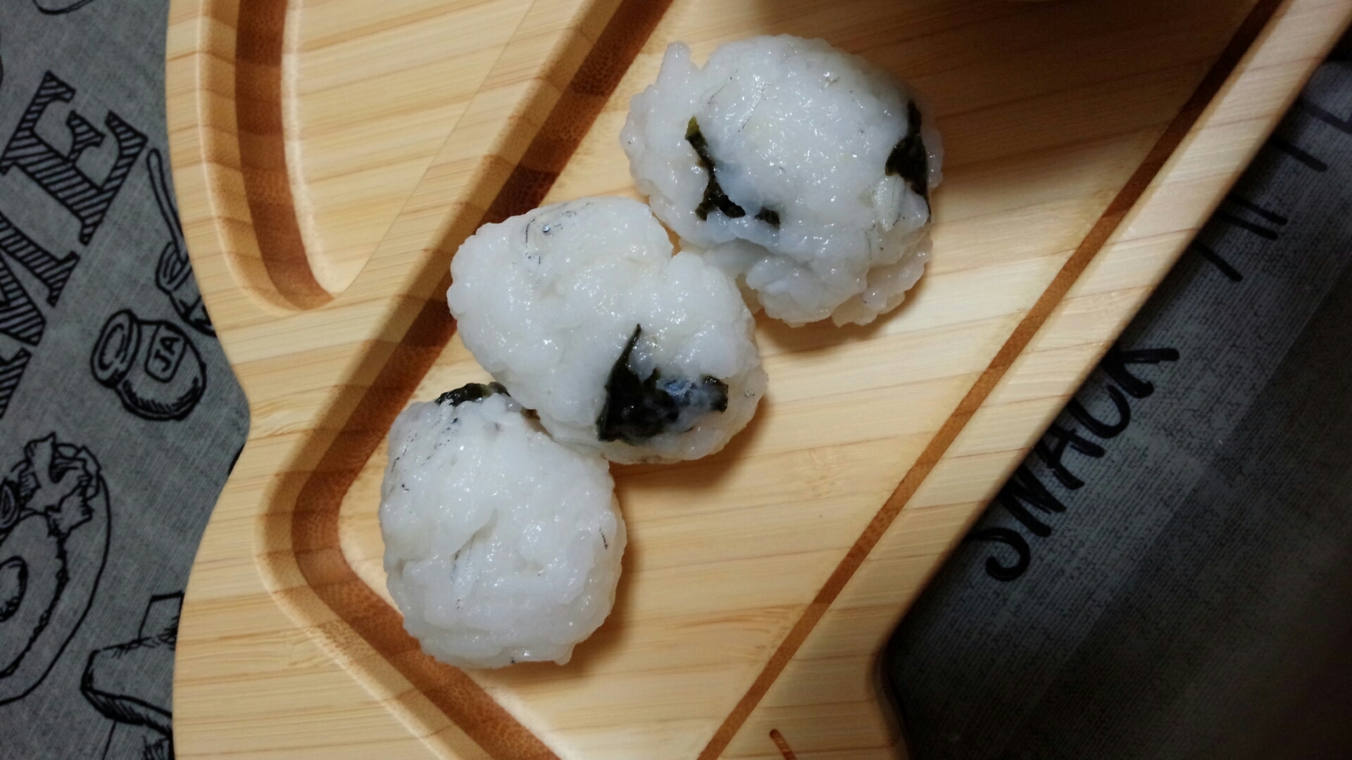 【離乳食後期】海苔しらすおにぎり