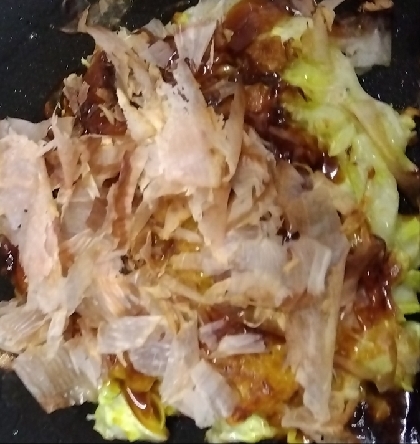 キャベツと玉ねぎとしらすのお好み焼き