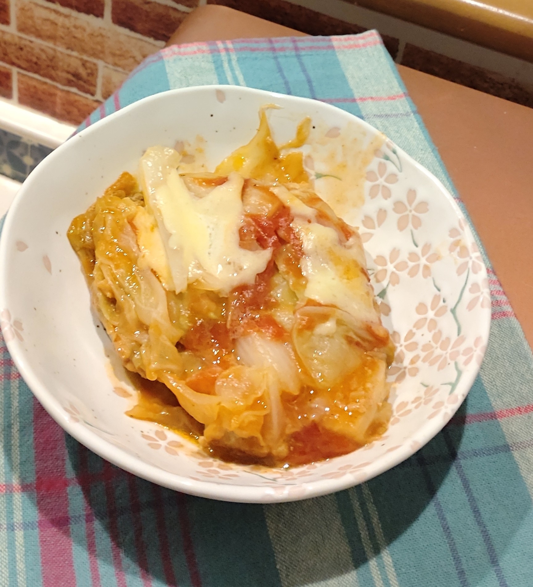 キャベツとハンバーグだねのトマト煮