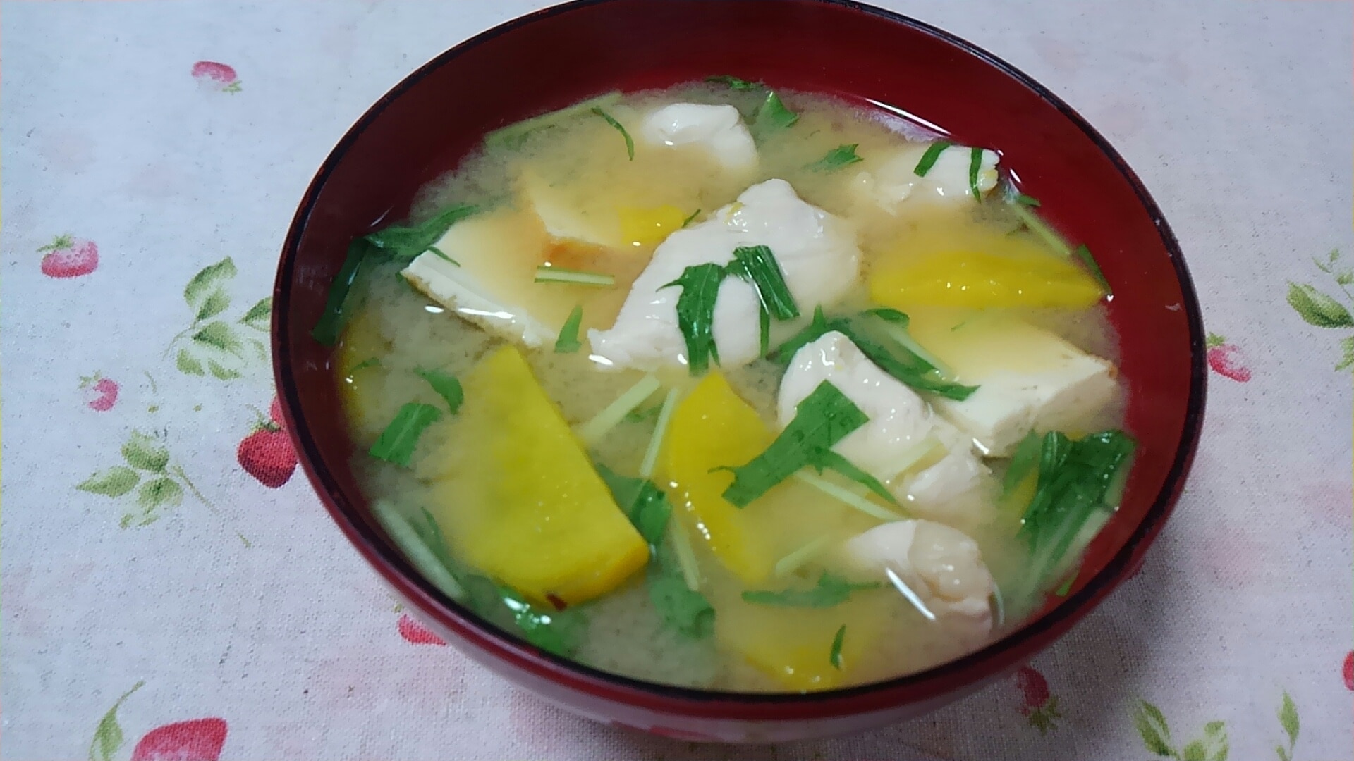 ササミとさつまいもと厚揚げと水菜の味噌汁☆ レシピ・作り方 by