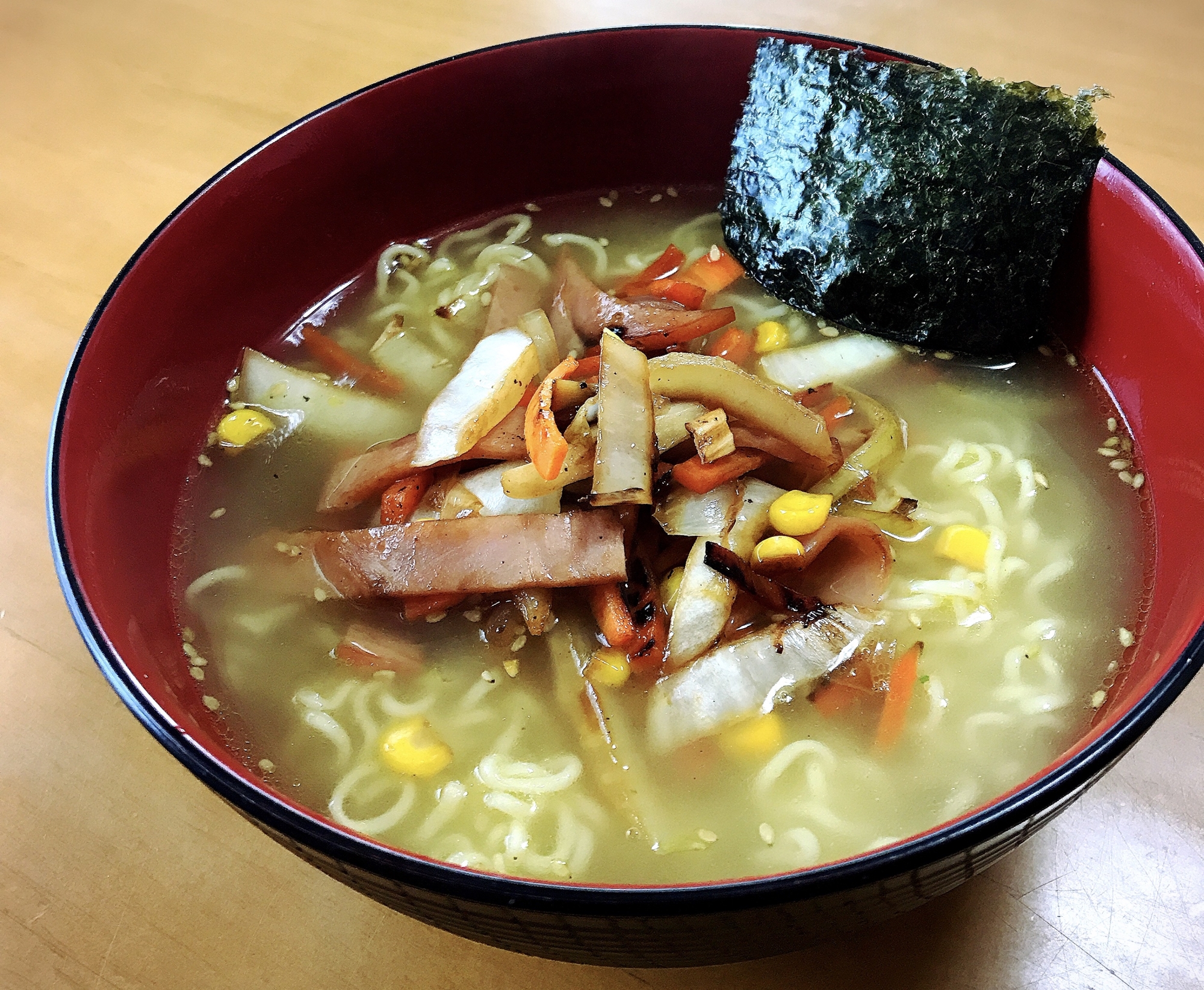 ハムと野菜のバターポン酢炒めのせ塩ラーメン