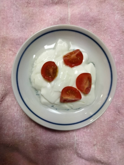 今日のヨーグルト♡フルーツミニトマト&いちご