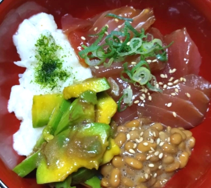 まぐろとアボカドの丼ぶり♪