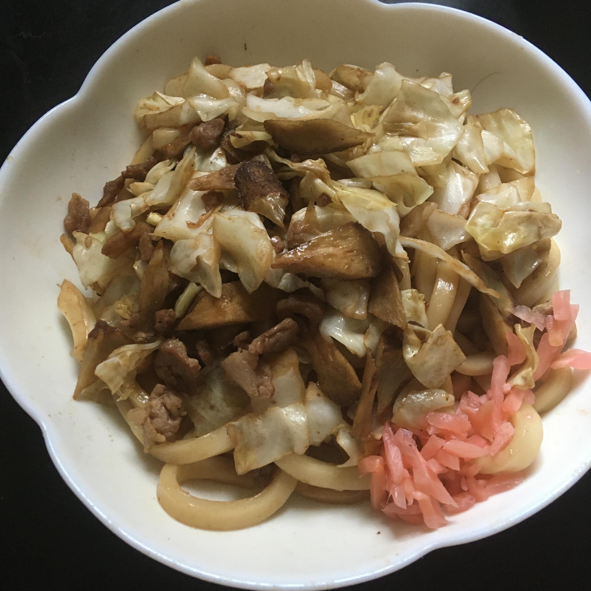 ごぼう、キャベツ、豚肉の焼きうどん