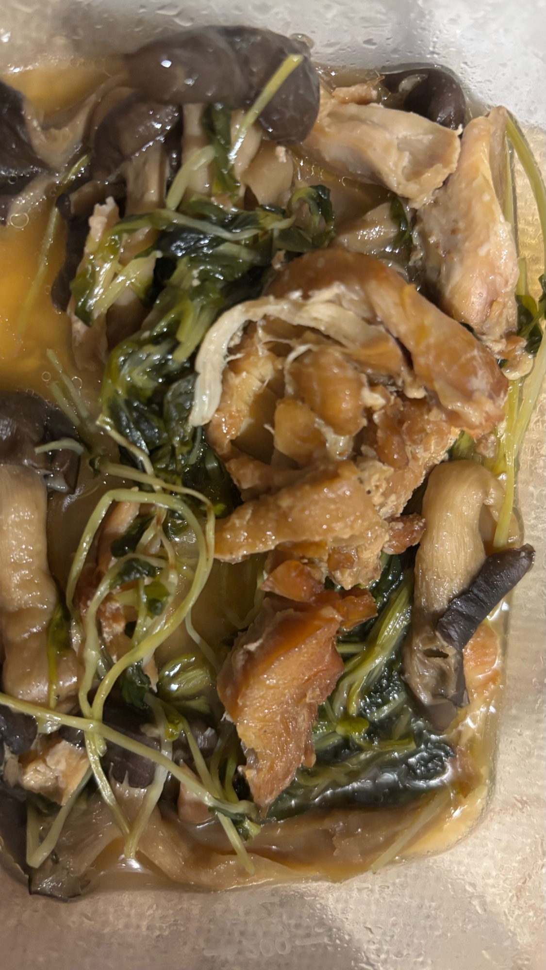 圧力鍋☆ひらたけと豆苗の鶏肉醤油炒め