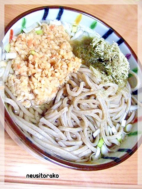 納豆とろろ昆布のあったかそば