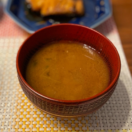 かいわれ大根とワカメの味噌汁